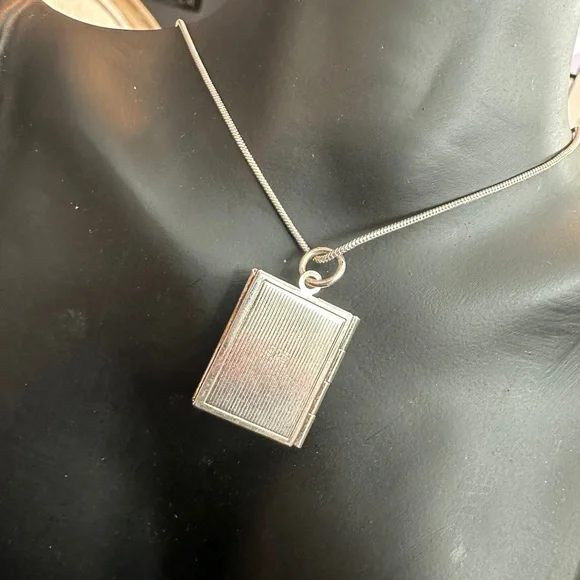 Vintage 925 Sterling Silver Custom Photo Double Locket Necklace - Picture 4 of 4